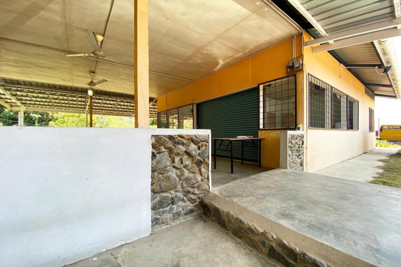 Oyo 90268 Lohan Point Lodge Ranau Buitenkant foto