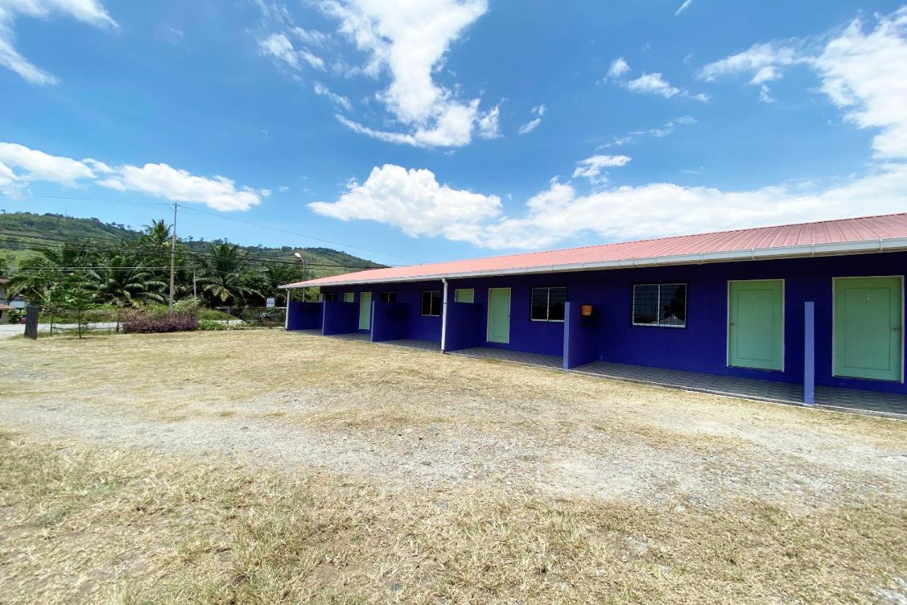 Oyo 90268 Lohan Point Lodge Ranau Buitenkant foto