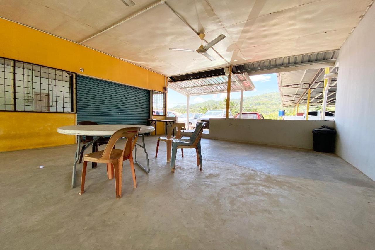 Oyo 90268 Lohan Point Lodge Ranau Buitenkant foto